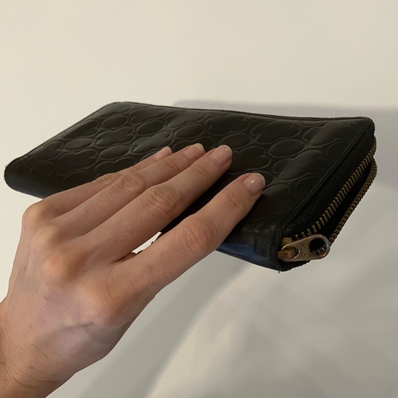 Comme Des Garçon Embossed Clover Continental Wallet - Picture 2 of 3